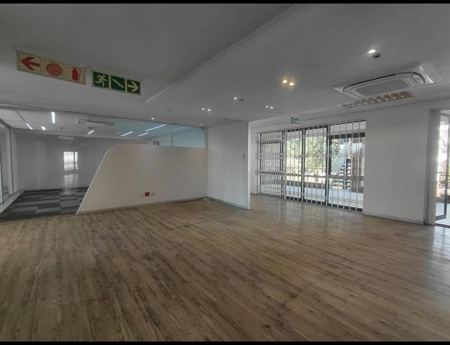 425M² OFFICE TO LET IN BRYANSTON